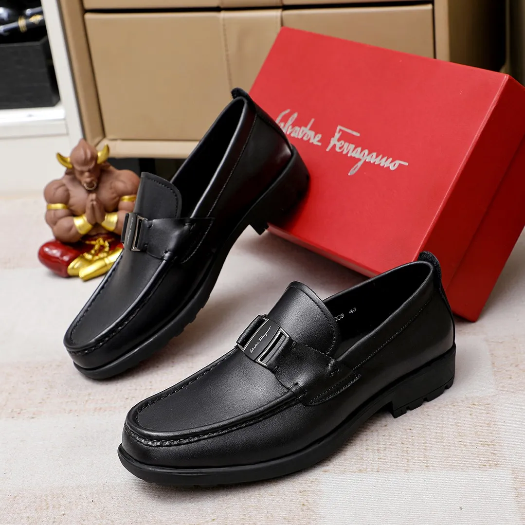 Men's shoes 💰440 🔥 Ferragamo's new men's casual slip-on shoes 🇨🇳 Official website original 1:1 mold, original quality 💯 fine workmanship, high-end luxury ☘ The upper is made of imported Italian first-layer cowhide 🌴 Luxurious water dyeing 🐂 Leather lining 🍓 Rubber wear-resistant and non-slip outsole, breathable and comfortable to wear 🍍 The first choice for high-grade men, black is optional! Code number 38-45……